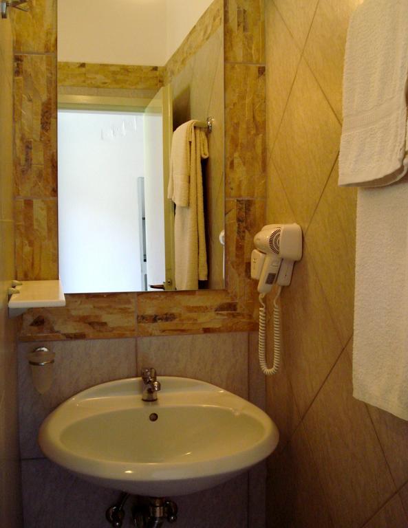 Sunningdale Hotel Agia Galini Екстериор снимка