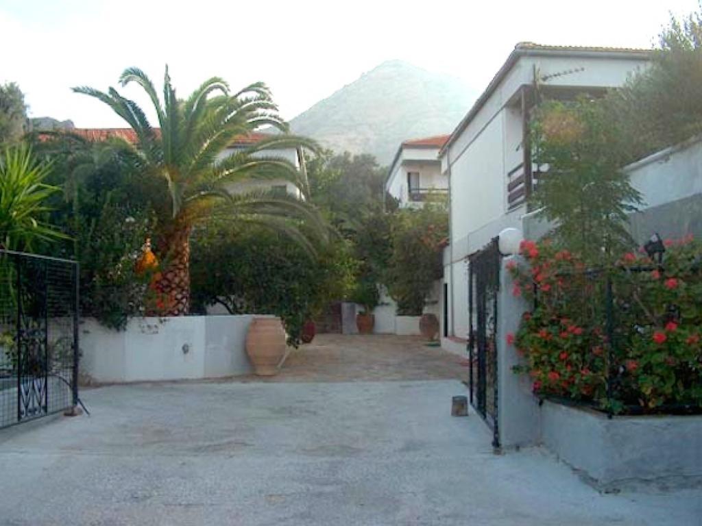 Sunningdale Hotel Agia Galini Екстериор снимка
